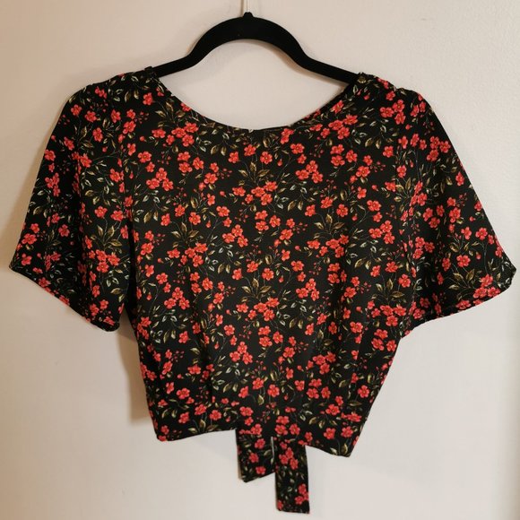 Black Floral Crop Top w/ bow - Picture 1 of 2